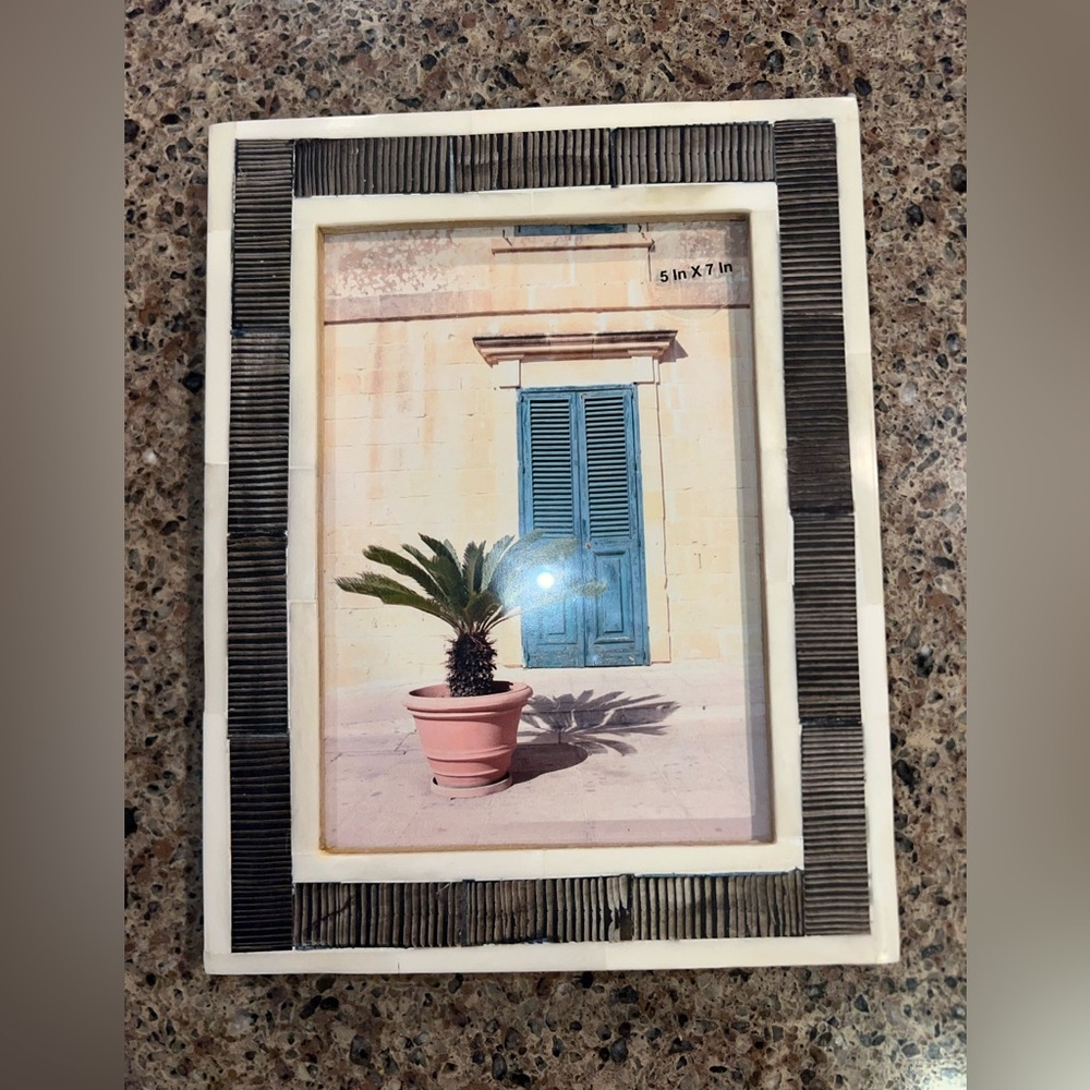 Opalhouse Cream and Black Photo Frame - Picture 2 of 4